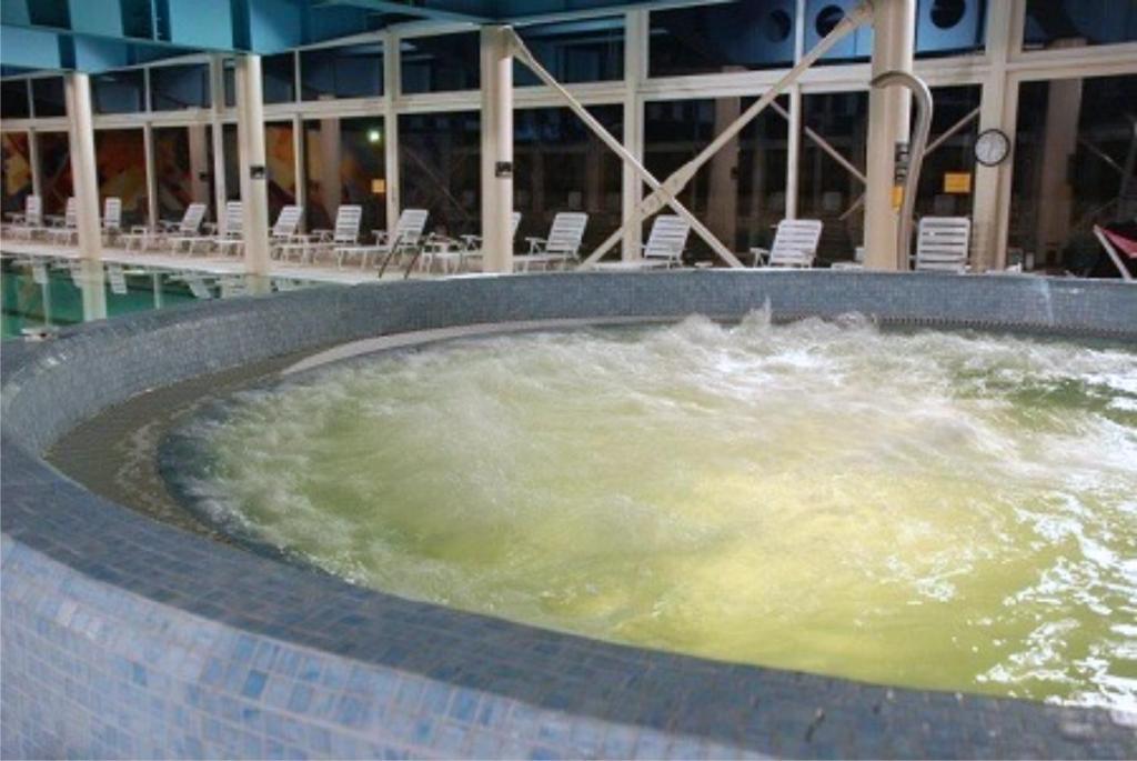 Hotel Spa Ice Resort Ghiroda Exterior foto